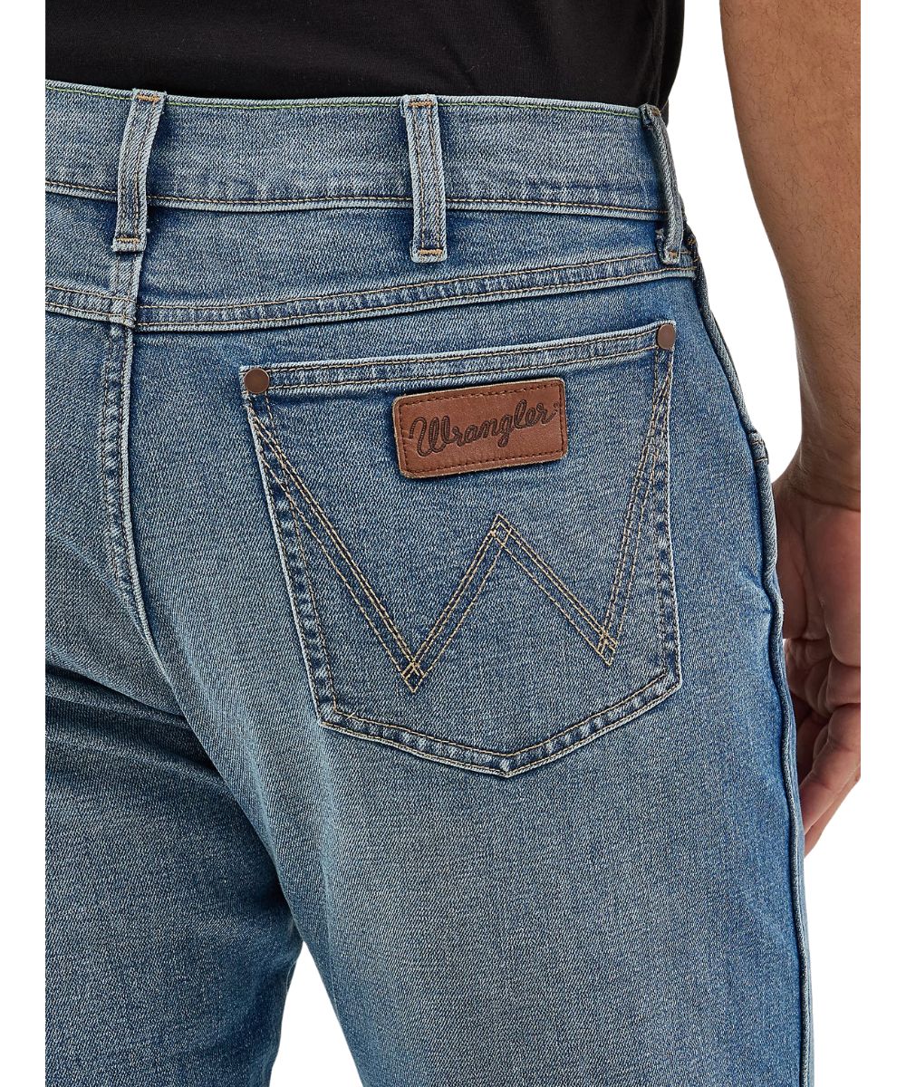 Wrangler Men's Retro Straight Jean - Image 4