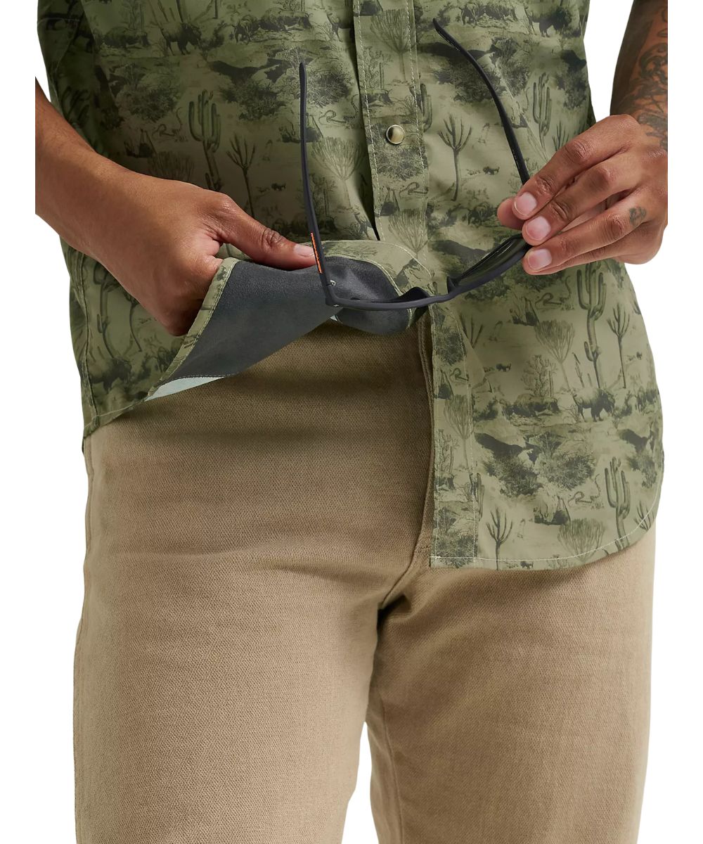 Wrangler Men's ATG Performance Snap Shirt - Image 4