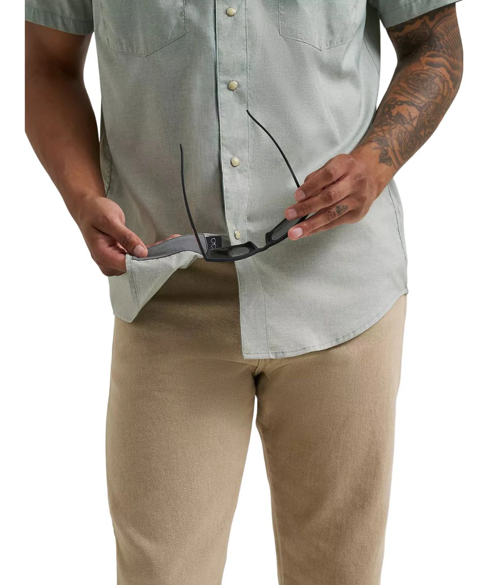 Wrangler Men's ATG Drover Utility Snap Shirt - Image 4