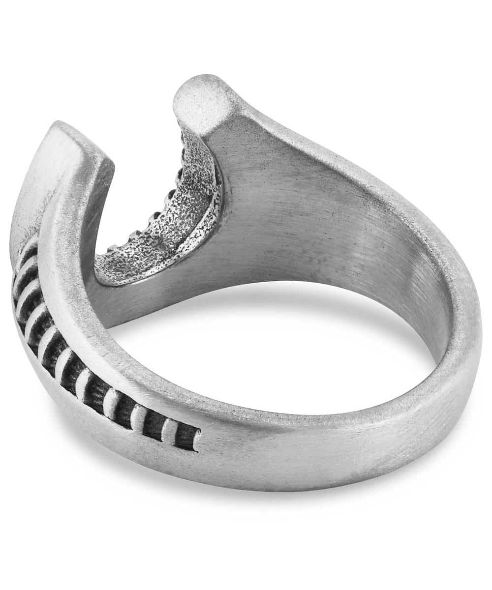 Montana Silversmiths Men's Striking Edge Lucky Horseshoe Ring - Image 2
