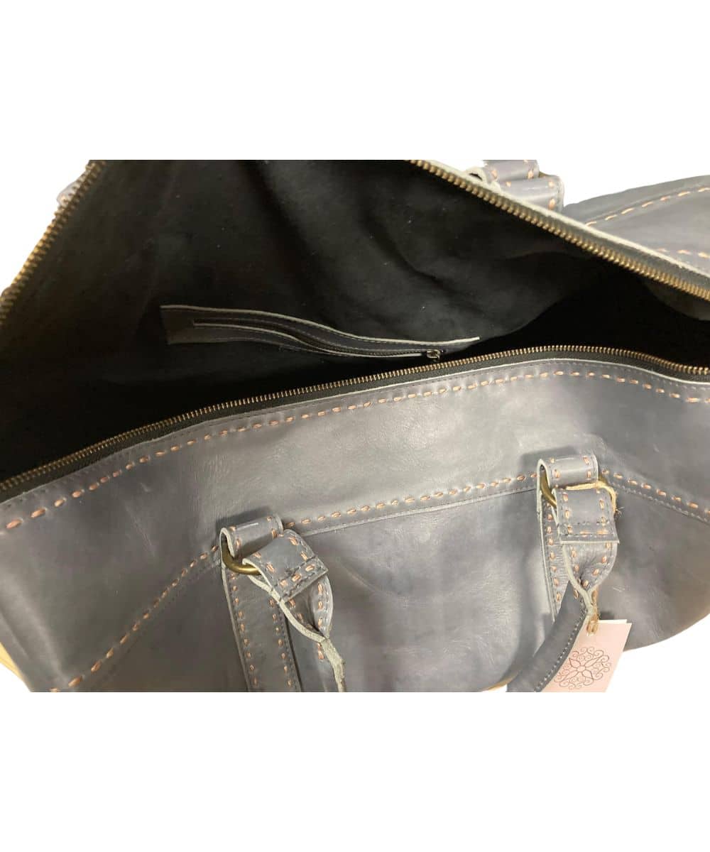 Pranee Women's Austin Duffel Bag - Image 4