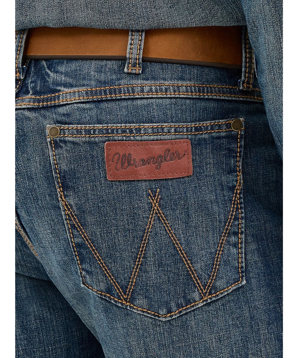 Wrangler Men's Retro Slim Straight Jean - Image 4